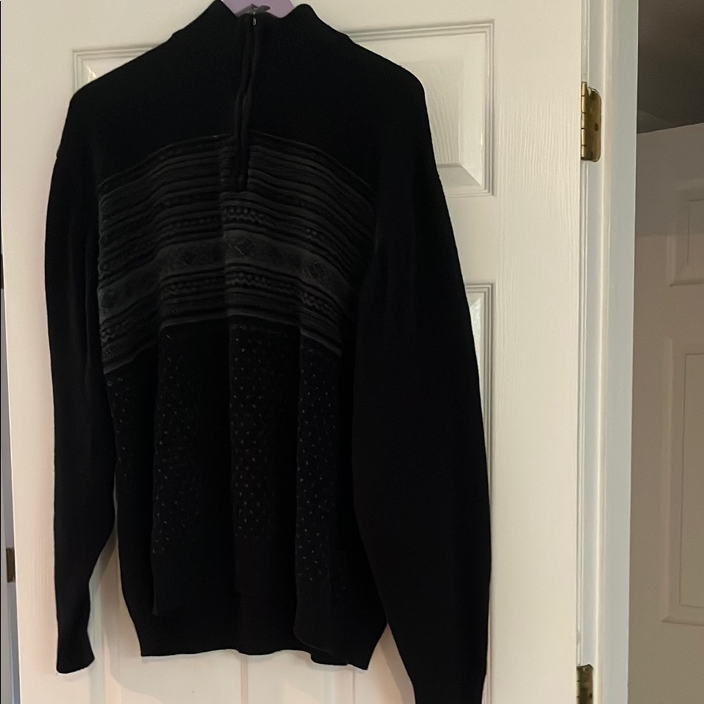Beautiful crew neck long sleeved sweater